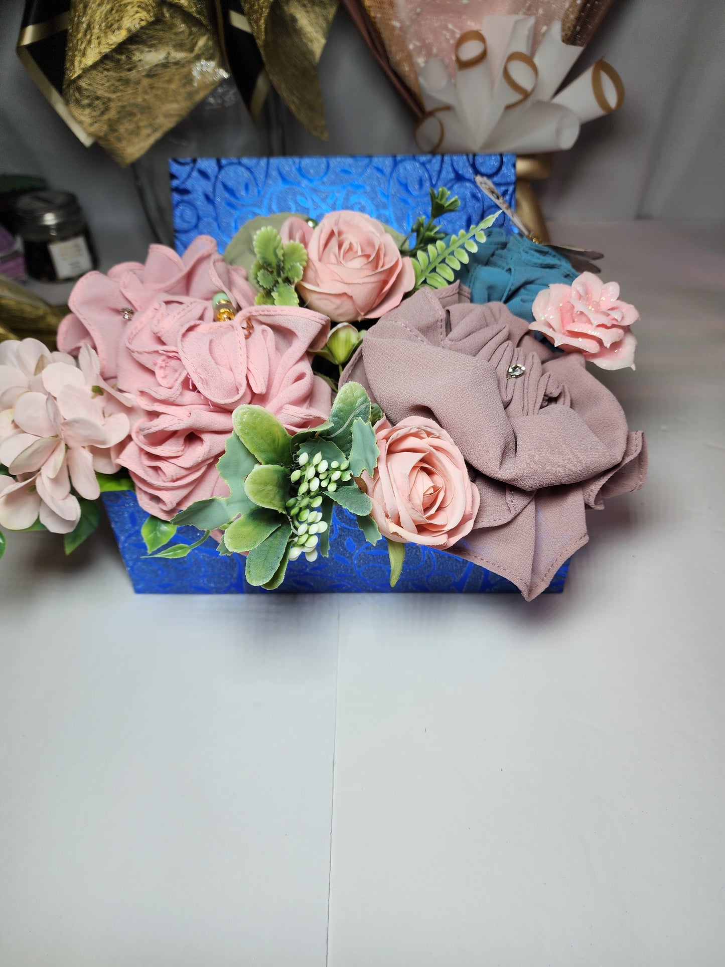 Hijab Gift Box, Ramadan Gift, Birthday, Wedding, Anniversary, family-friendly gift